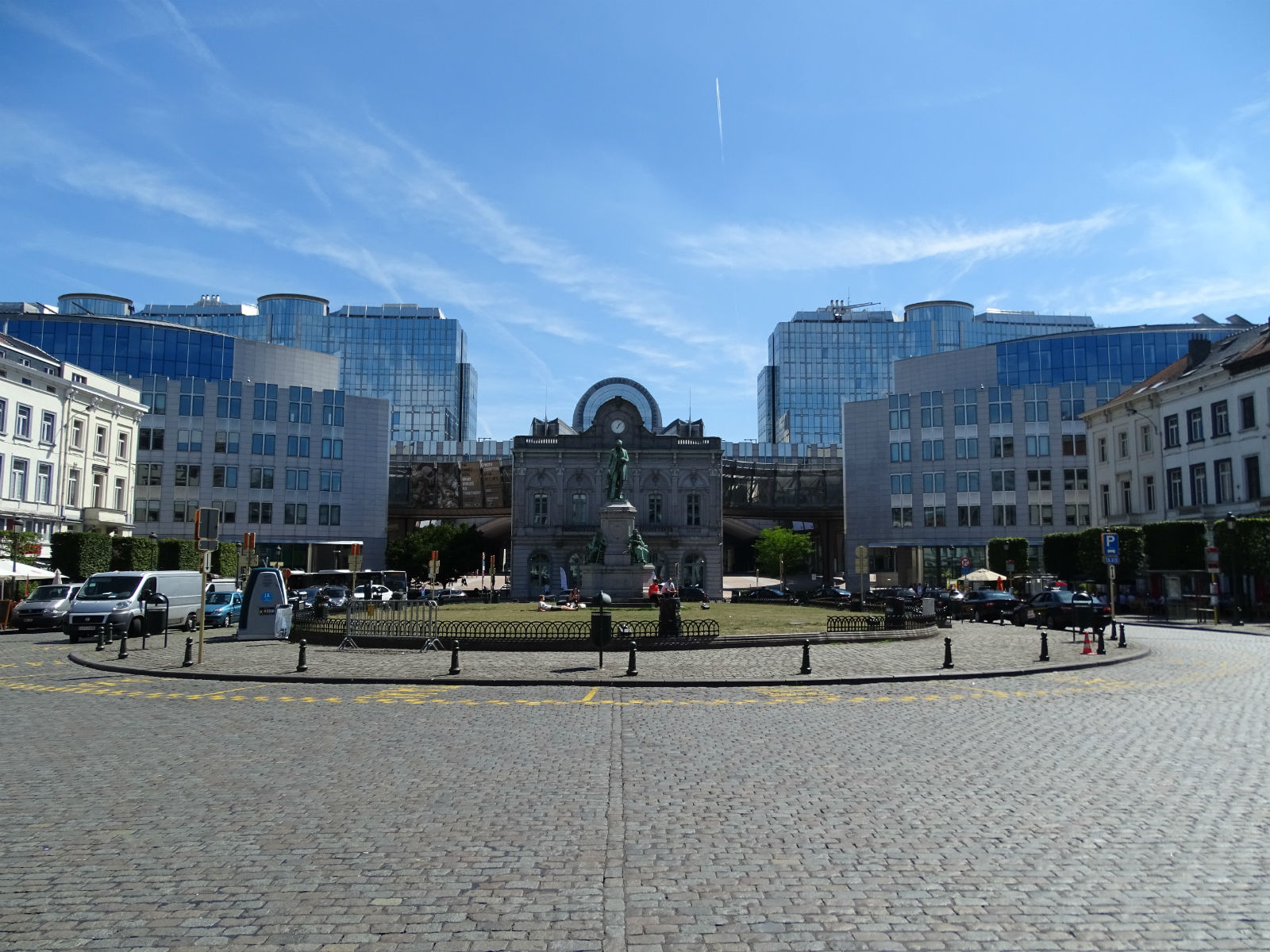 Place du Luxembourg und Europaparlament
