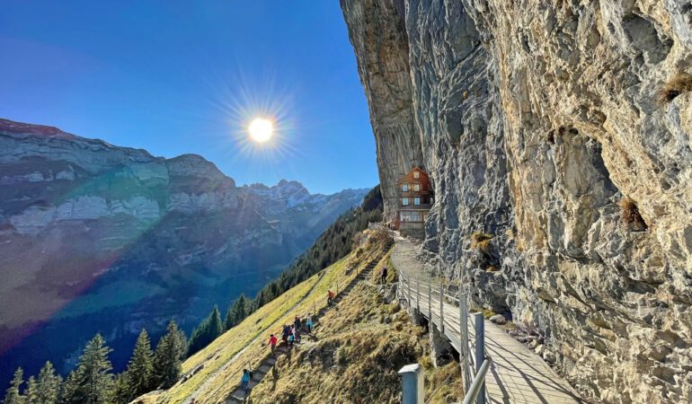 Alpstein, Schweiz – Wanderung von Wasserauen über den Äscher auf die Ebenalp